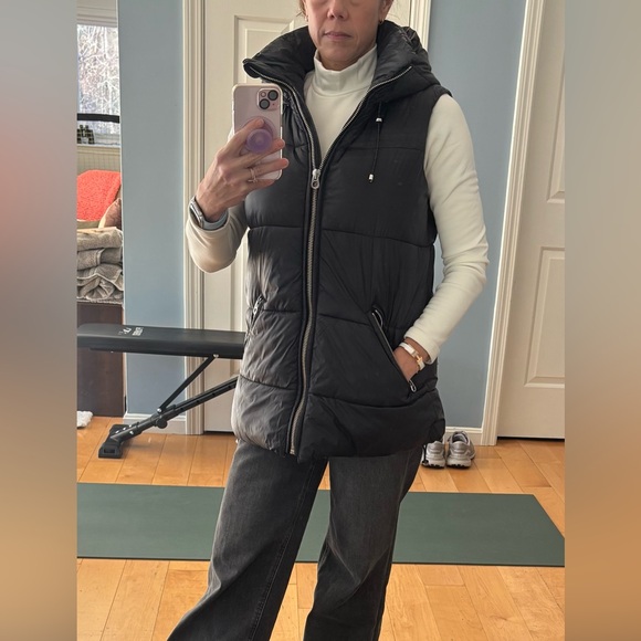 Zara Black Quilted Vest with Hood - Picture 2 of 14